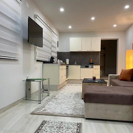 Apartman Cuprija Cazin Esterno foto