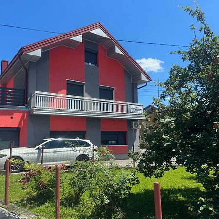 Apartman Cuprija Cazin Esterno foto