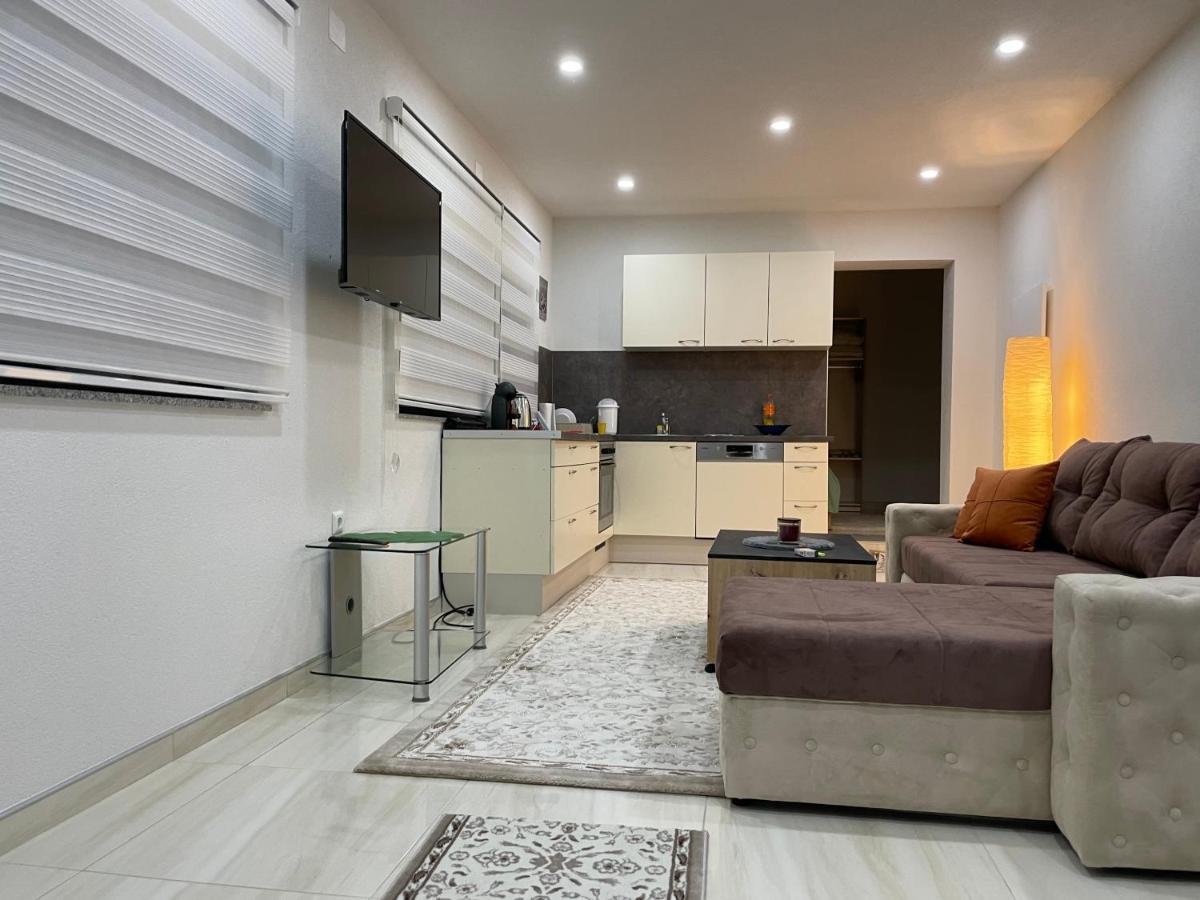 Apartman Cuprija Cazin Esterno foto
